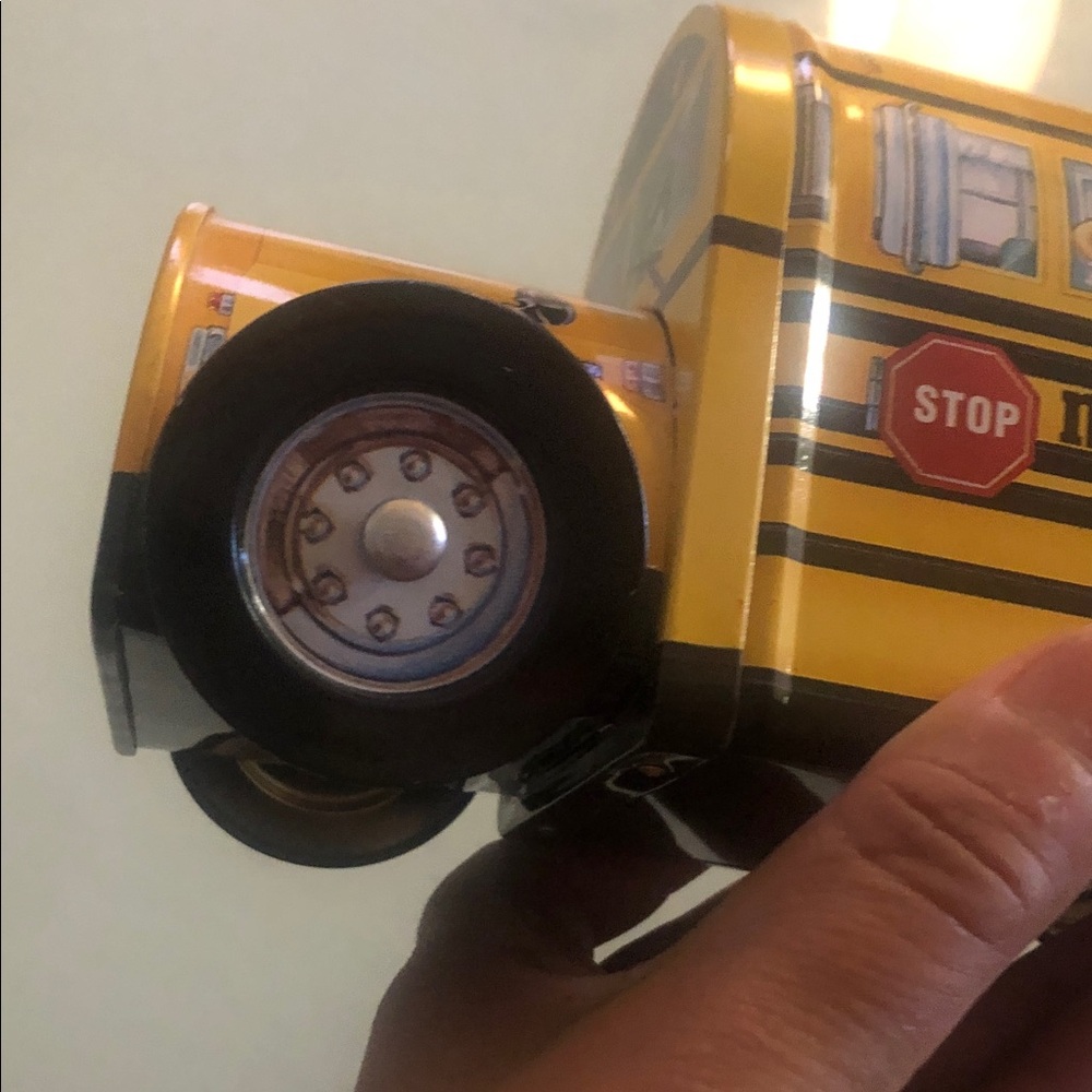 M&M'S Yellow Toy Bus with Characters - Picture 8 of 12